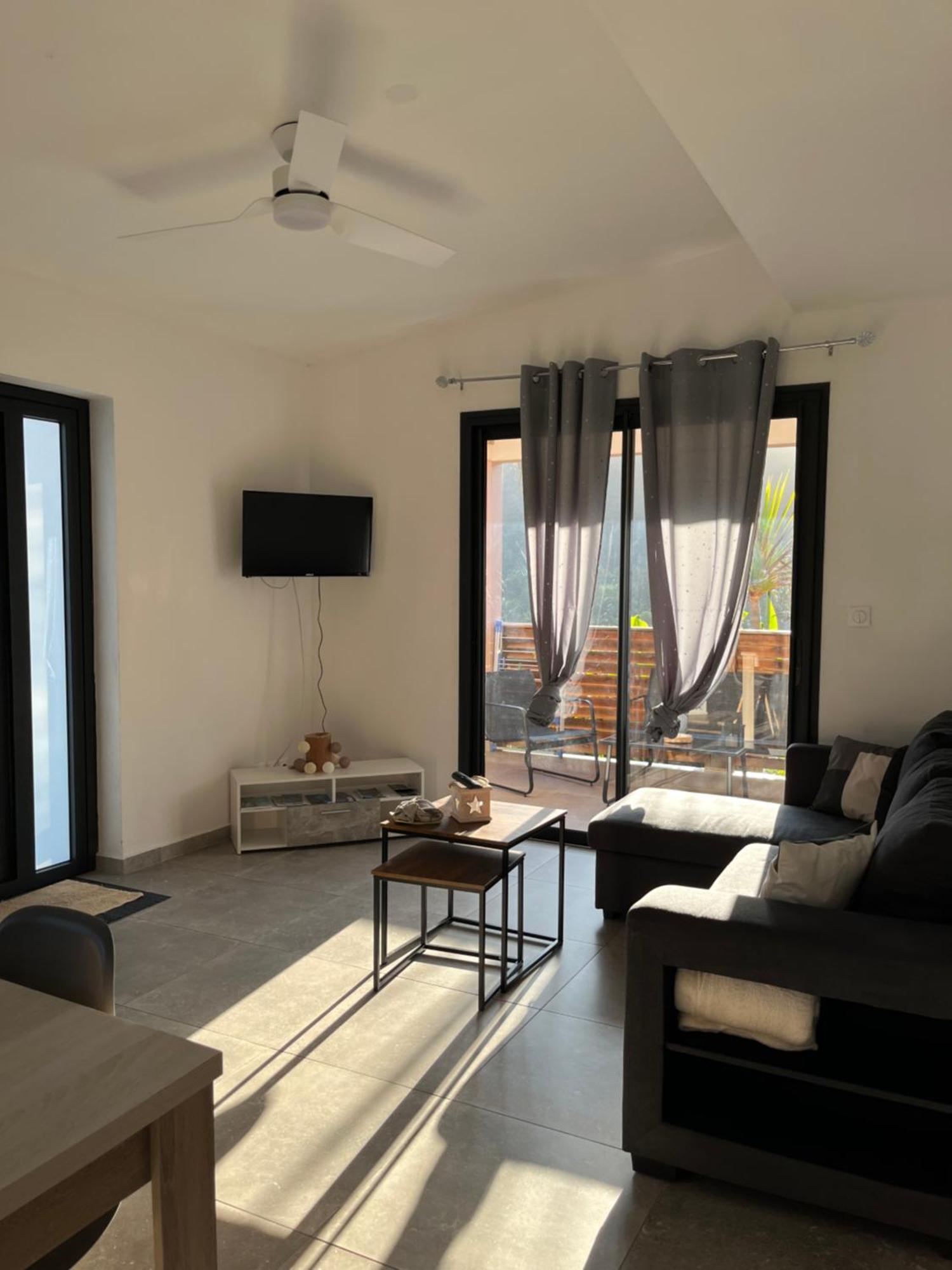 L'Etoilee Apartment La Riviere Saint-Louis Екстериор снимка